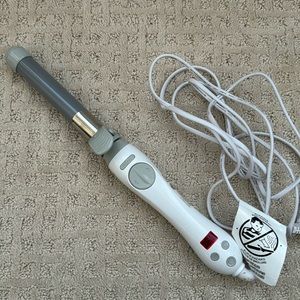 Beachwaver S1 curling iron white